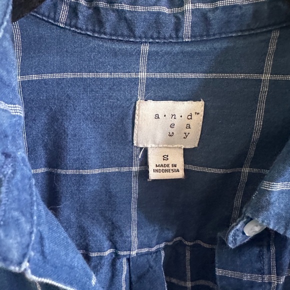 A New Day Women’s Button Up Shirt Size Small - Picture 2 of 3